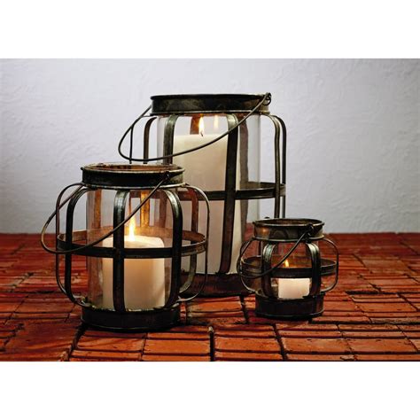 Metal Lanterns & Candleholders 